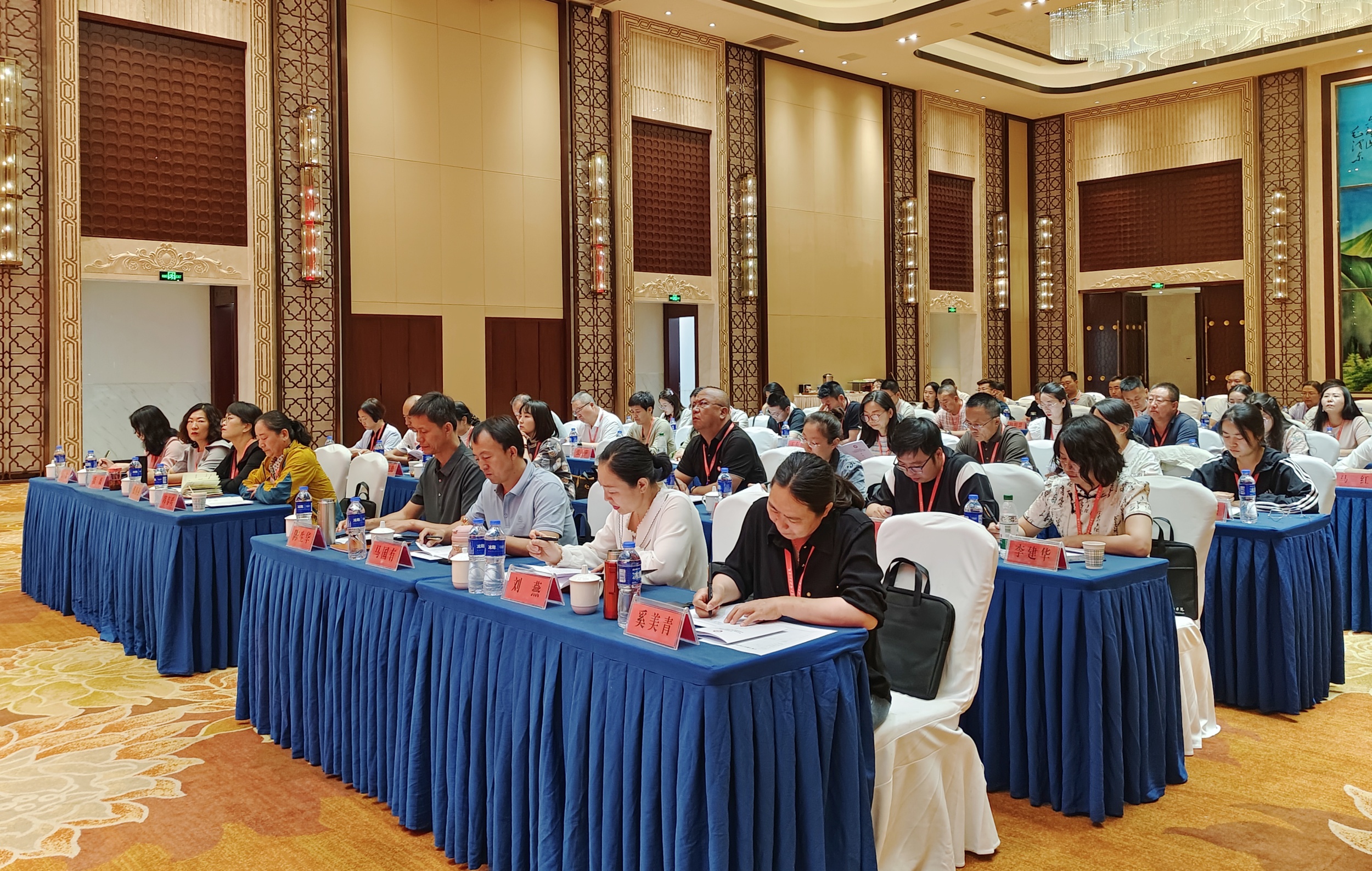 民進中衛(wèi)市委會聯(lián)合各兄弟黨派舉辦“學(xué)習(xí)貫徹習(xí)近平新時代中國特色社會主義思想暨紀律學(xué)習(xí)教育”培訓(xùn)班.jpg