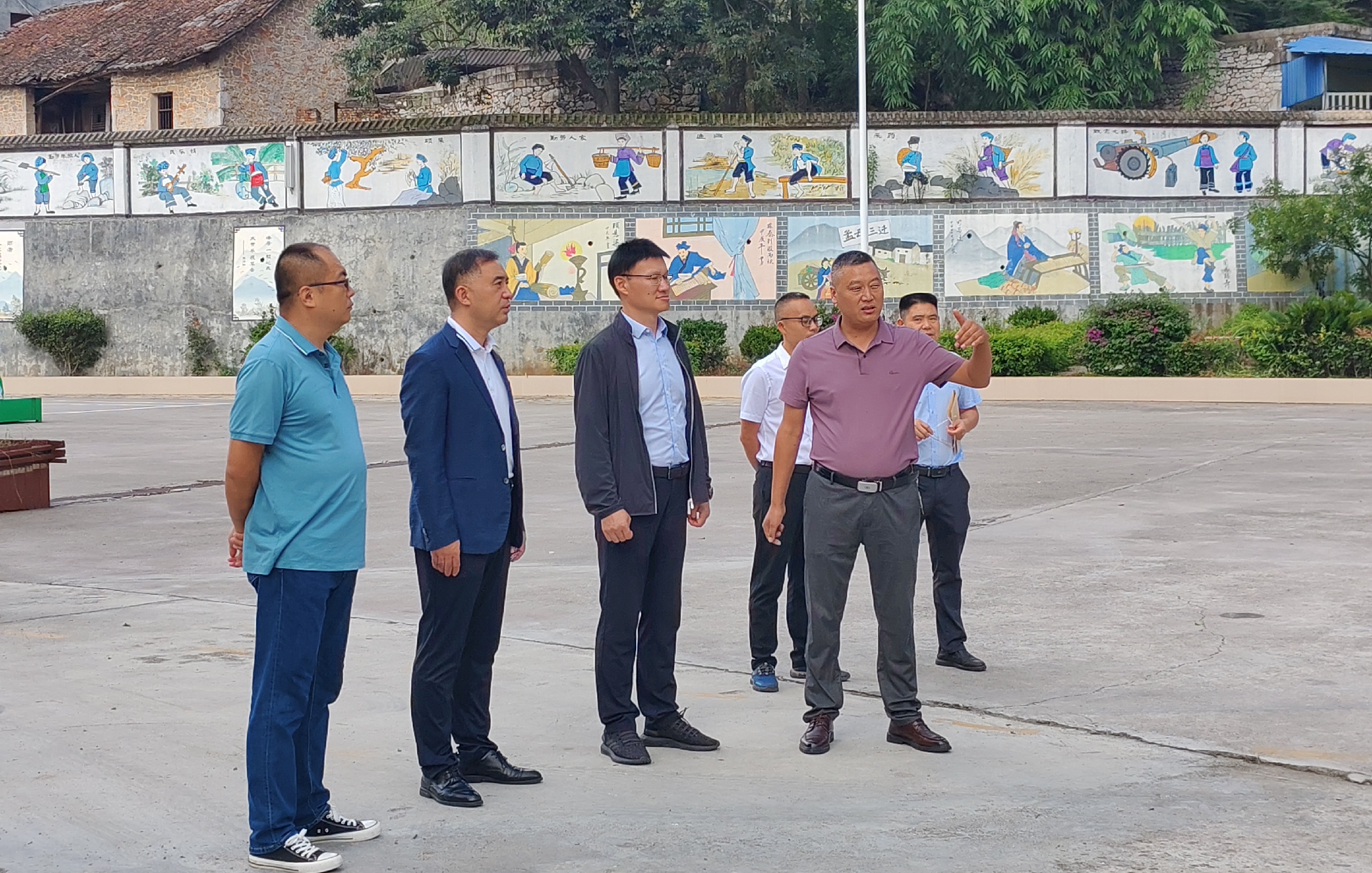 民進(jìn)寧夏區(qū)委會(huì)赴貴州省黔西南州安龍縣開(kāi)展“彩虹結(jié)對(duì)”調(diào)研服務(wù)活動(dòng)1.jpg